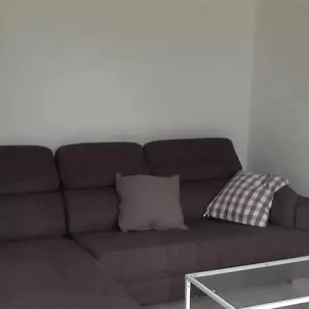 V Lägenhet *